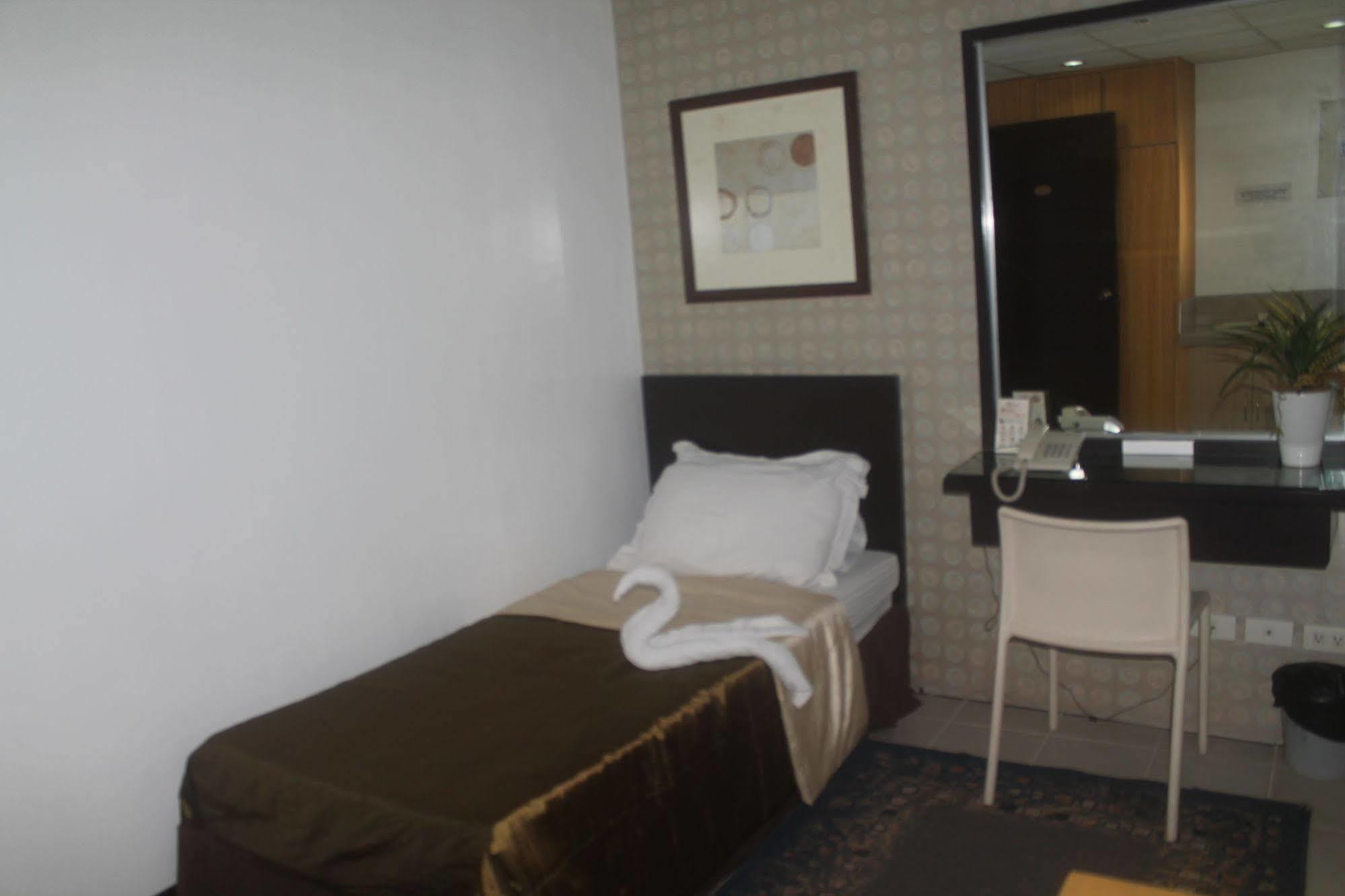 Orange Nest Hotel Manila Esterno foto