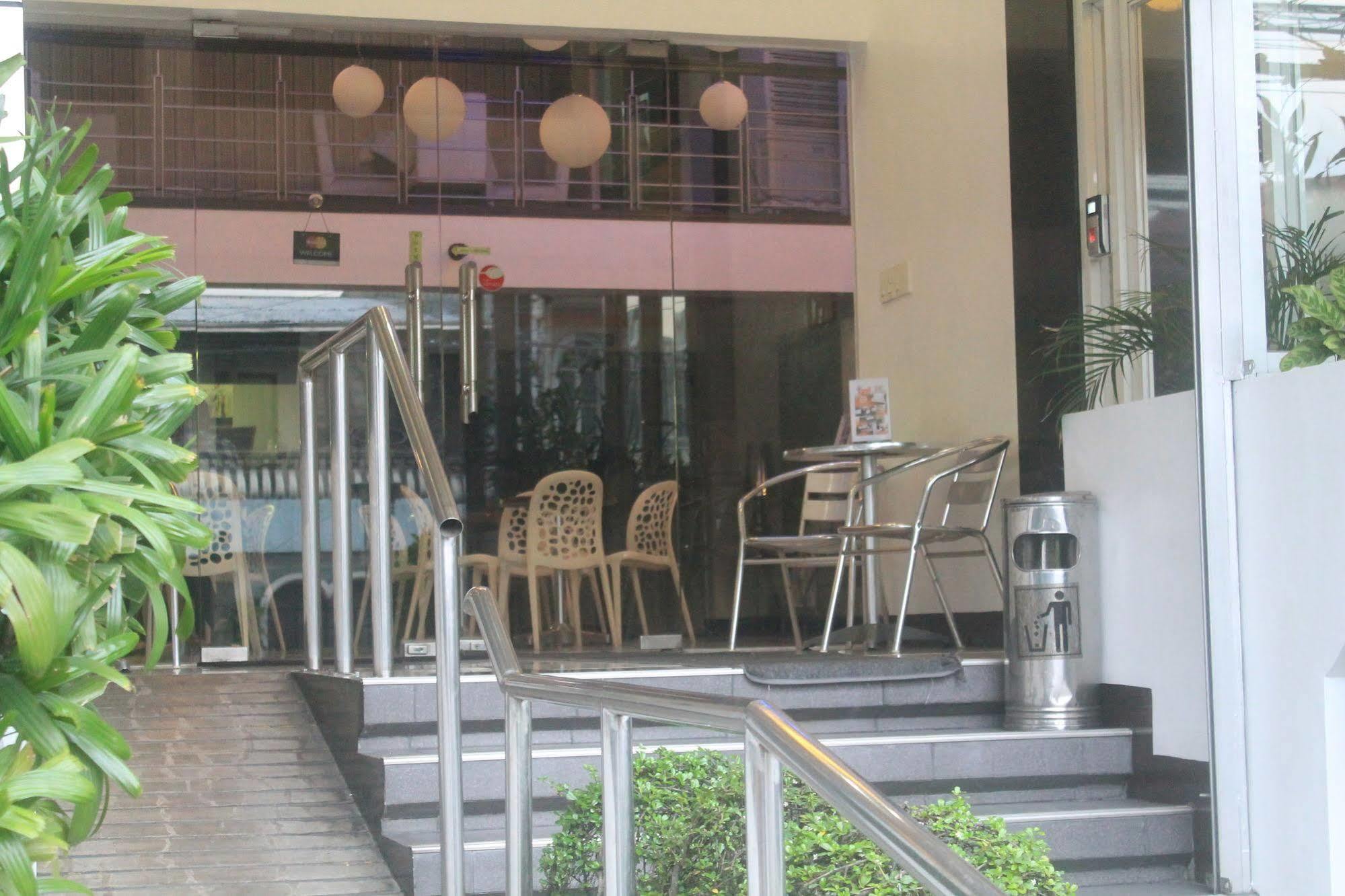 Orange Nest Hotel Manila Esterno foto
